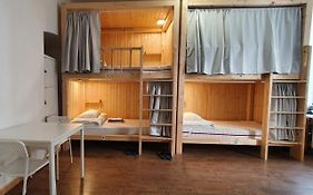 7Brunnen Hostel Beds & Rooms
